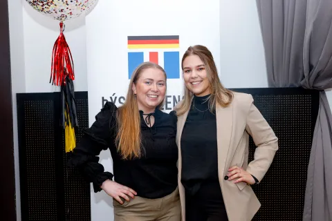 Mynd af Ísabellu og Hrafnhildi
