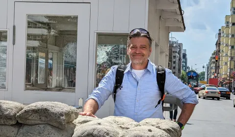 Max hjá Checkpoint Charlie
