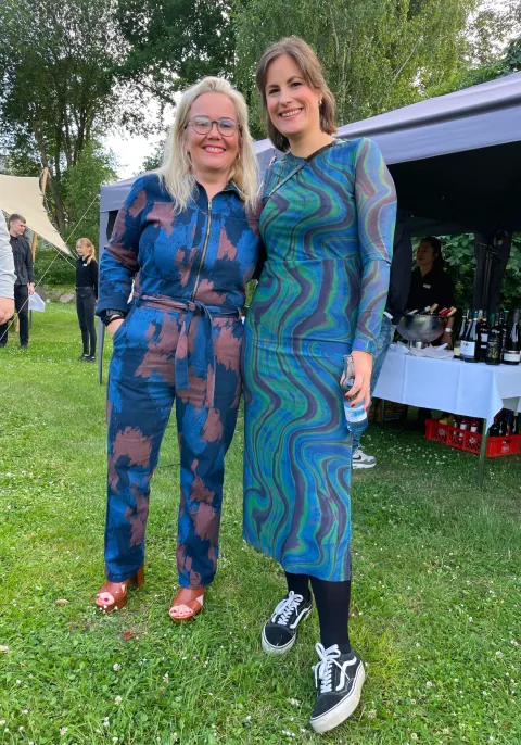 Hadda og Karen dressaðar upp fyrir kvöldmat
