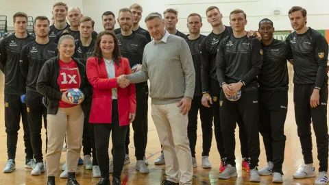 1xINTERNET sponsoring the icelandic national handball team